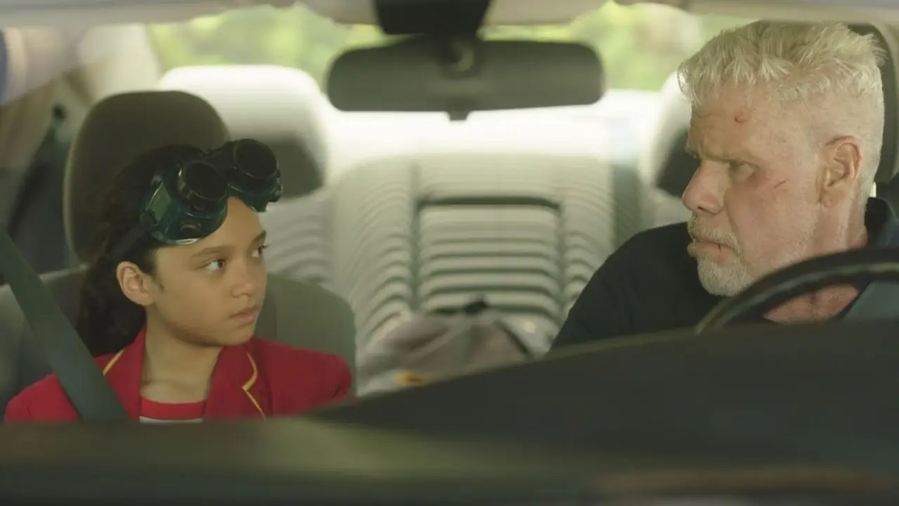 Emma Ho e Ron Perlman in Il fornaio