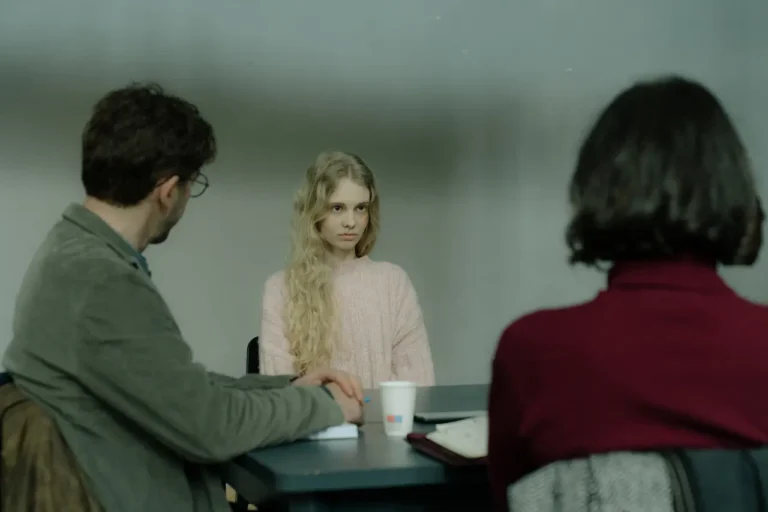 Illusione, recensione del film con Jasmine Trinca e Michele Riondino – #RoFF20