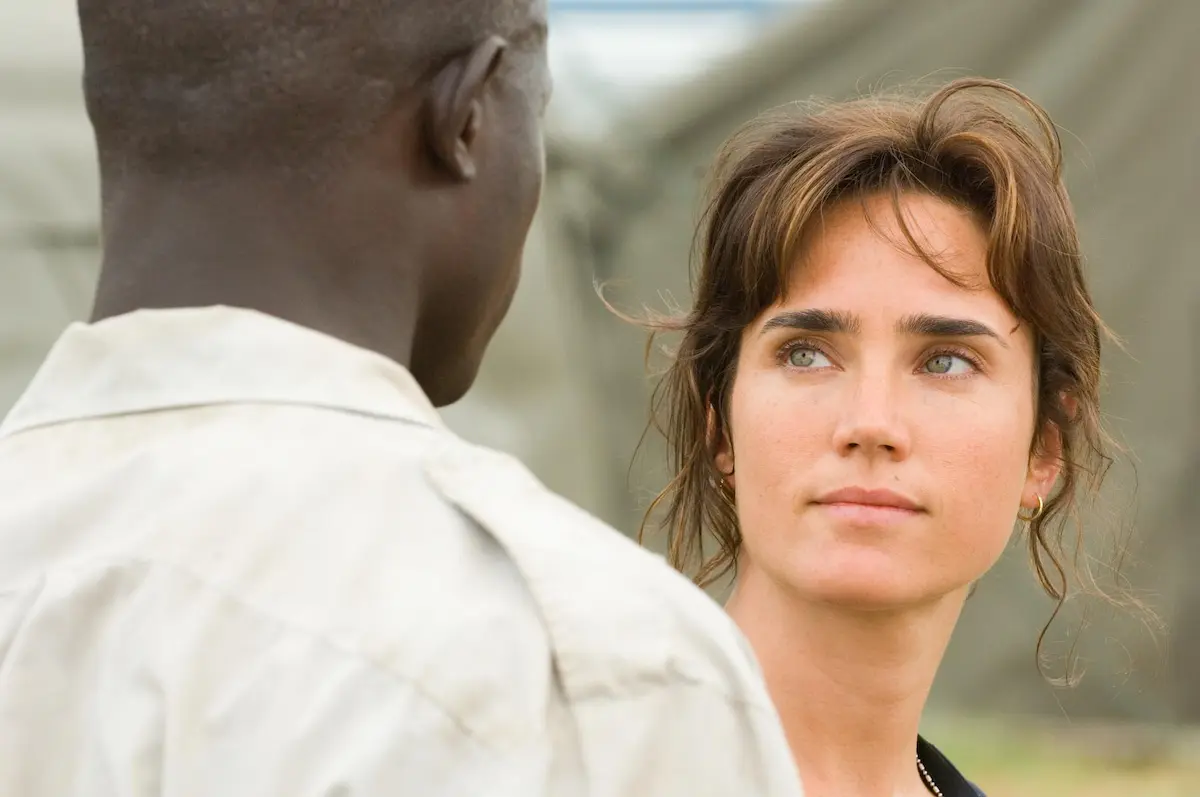 Jennifer Connelly e Djimon Hounsou in Blood Diamond - Diamanti di sangue (2006)