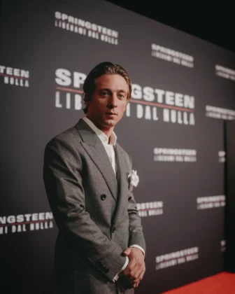 Jeremy Allen White 02