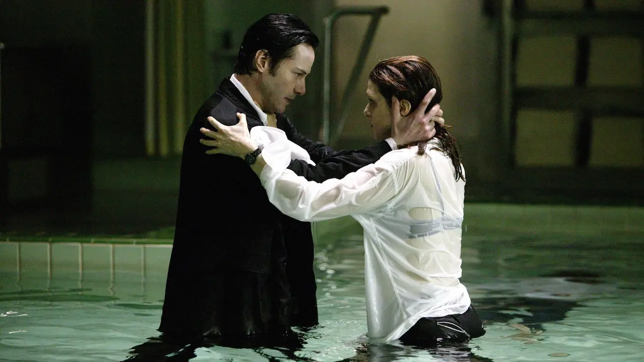 Keanu Reeves e Rachel Weisz in Constantine
