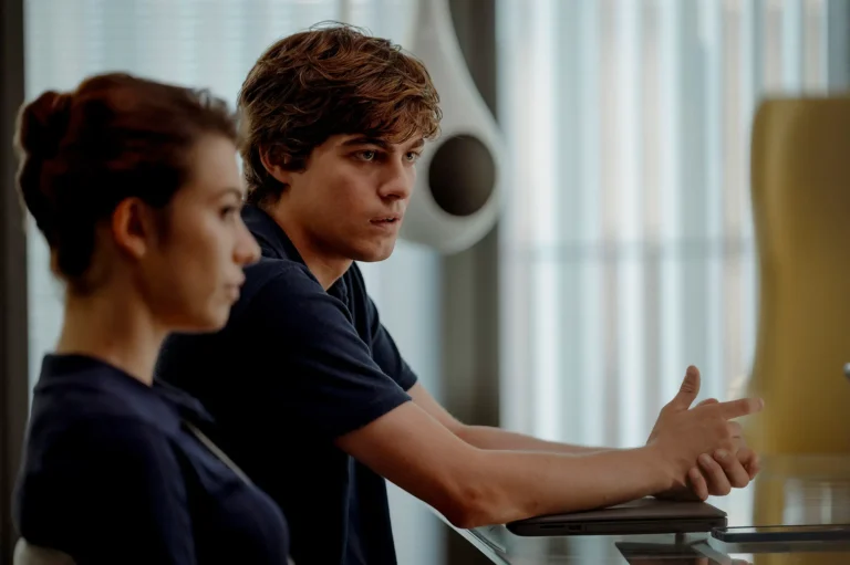 Squali: la storia vera che ha ispirato il film con Lorenzo Zurzolo e James Franco