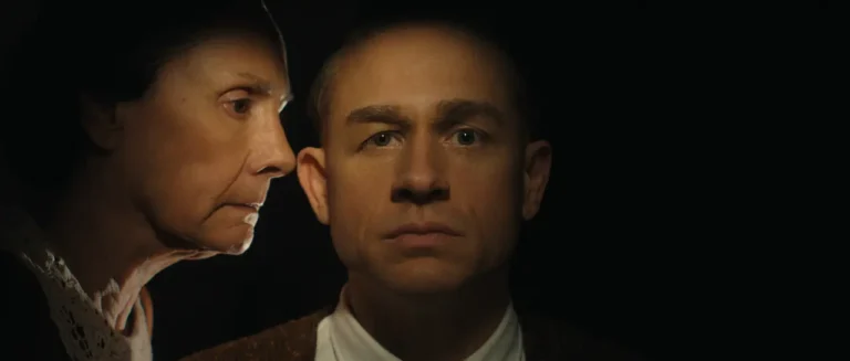 Monster: La Storia di Ed Gein, il regista spiega il significato dell’ultima battuta