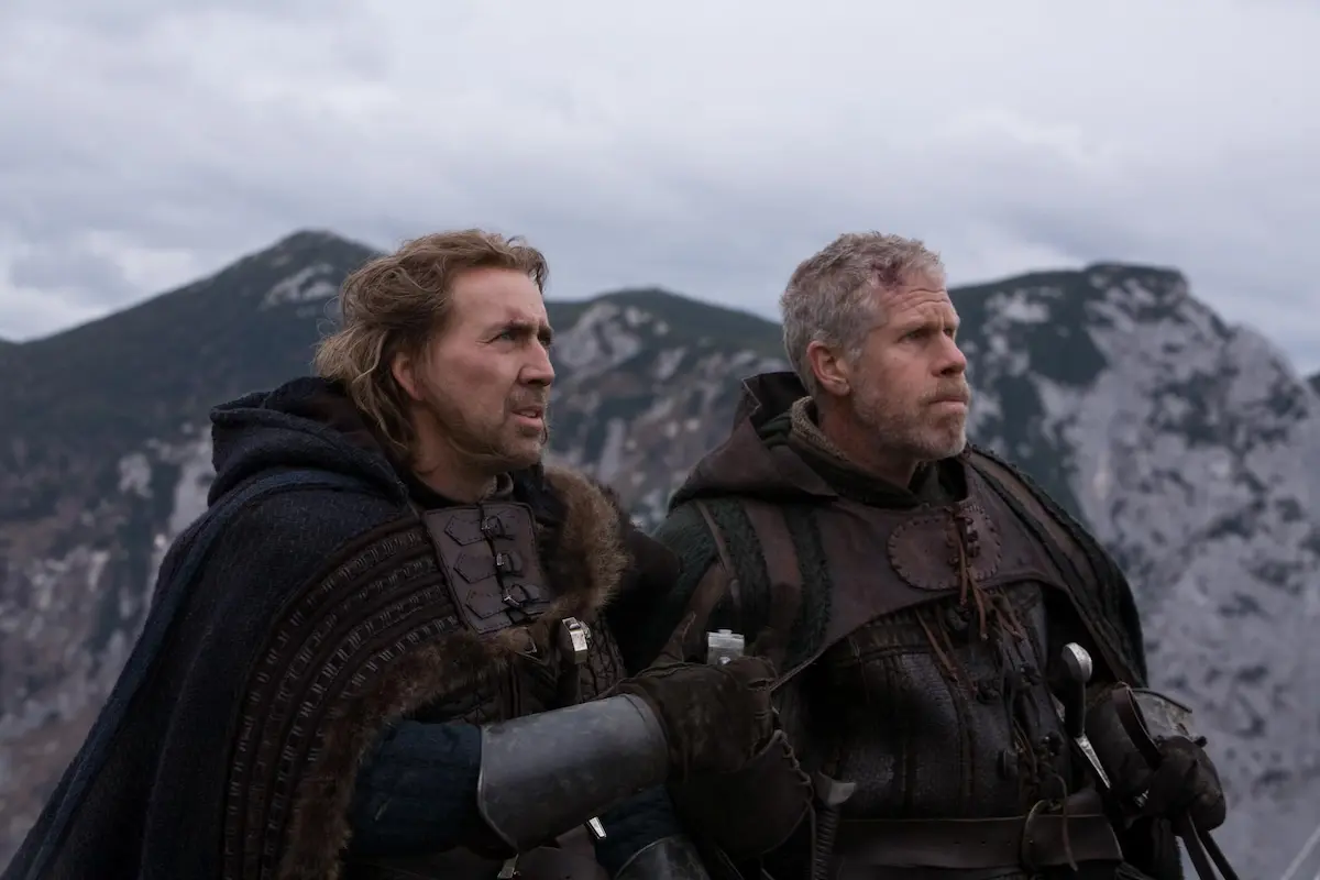 Nicolas Cage e Ron Perlman in L'ultimo dei Templari (2011)