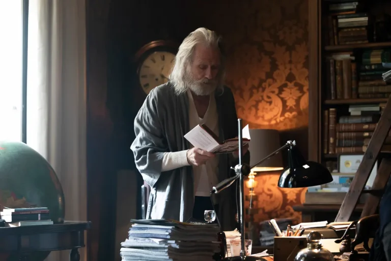 & Sons: recensione del film che riflette sul peso dell’eredità e delle menzogne familiari – #RoFF20 & Sons: recensione del film che riflette sul peso dell’eredità e delle menzogne familiari – #RoFF20