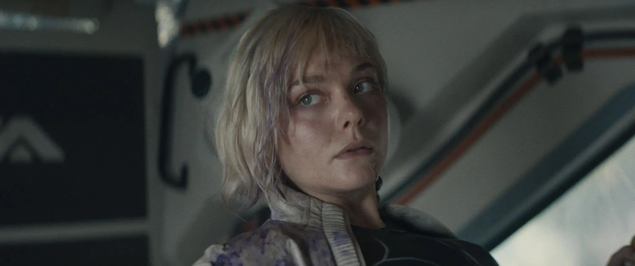 Elle Fanning è thia in Predator- Badlands (2025)