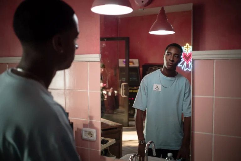 40 secondi riprende la struttura dei uno dei più grandi film della storia del cinema