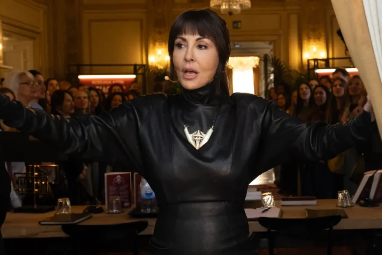 Gigolò per caso – La sex guru, il trailer e le immagini della seconda stagione Prime Video