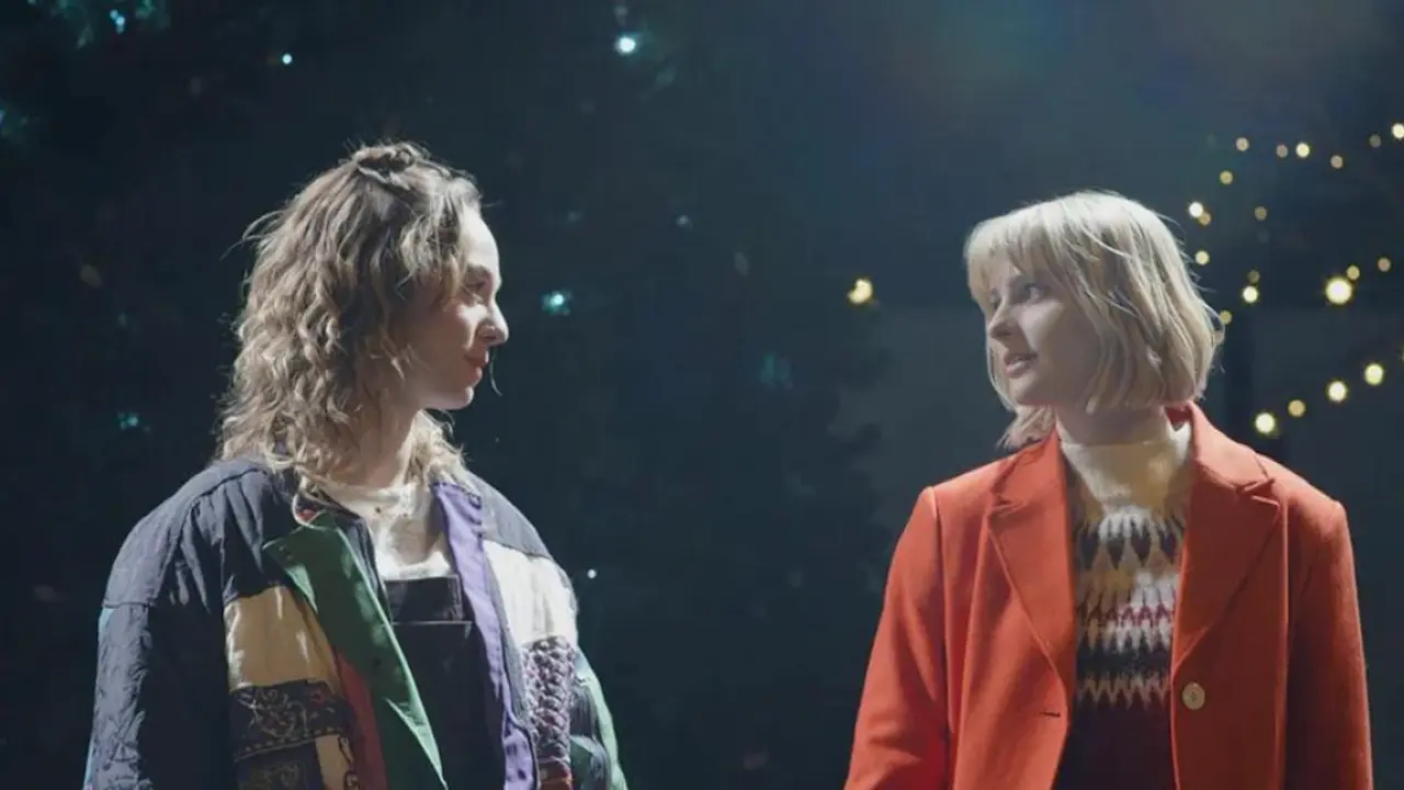 Jess McLeod e Jane Widdop in It's a Wonderful Knife