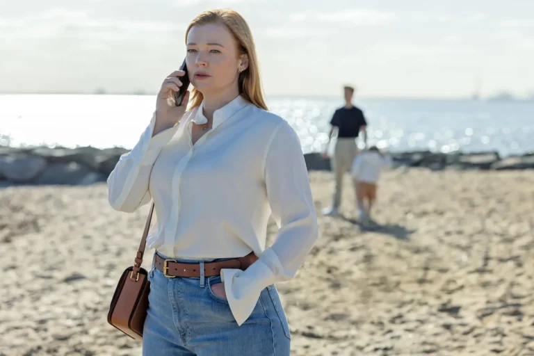 Sarah Snook nel remake televisivo de Gli uccelli di Hitchcock