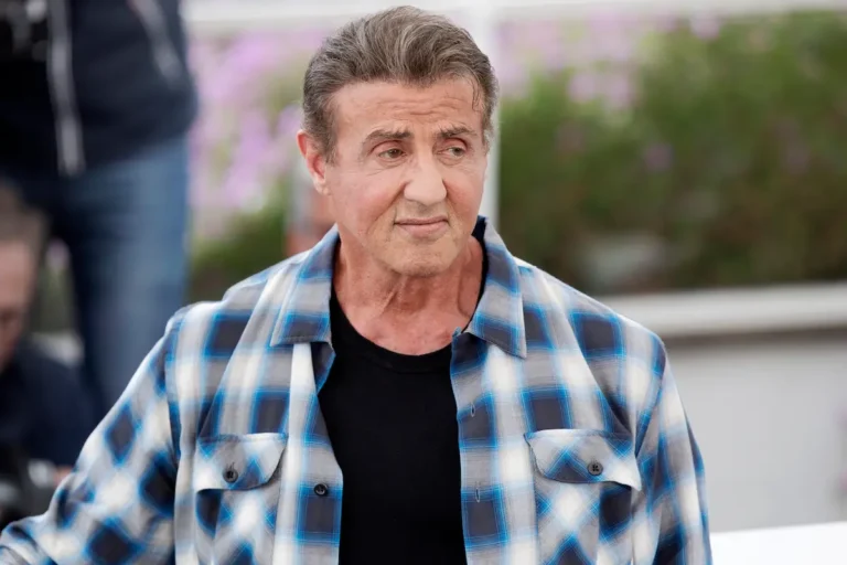 Sylvester Stallone: svelata la verità dietro l’uscita dal reboot di Cliffhanger: una causa legale rivela i retroscena Sylvester Stallone: svelata la verità dietro l’uscita dal reboot di Cliffhanger: una causa legale rivela i retroscena