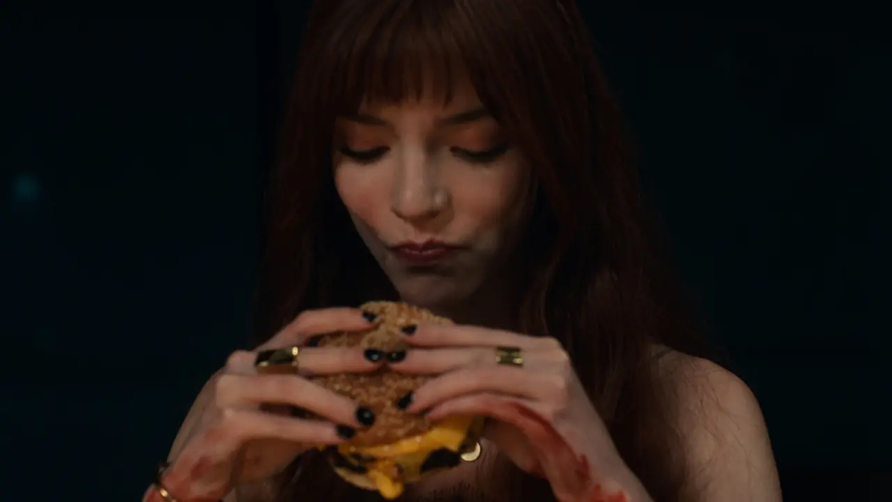 The Menu cheesburger