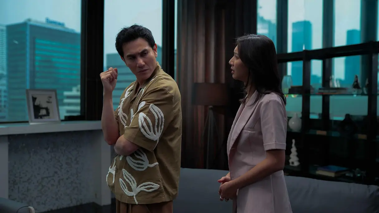 Vino G. Bastian e Dea Panendra in Lost in the Spotlight (2025)