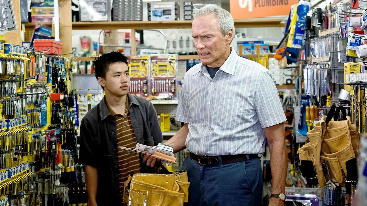 Bee Vang e Clint Eastwood in Gran Torino