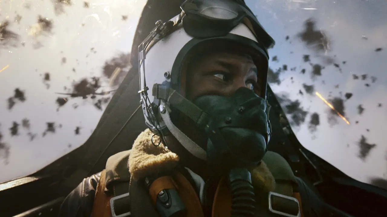 Jonathan Majors nel film Sulle ali dell'onore