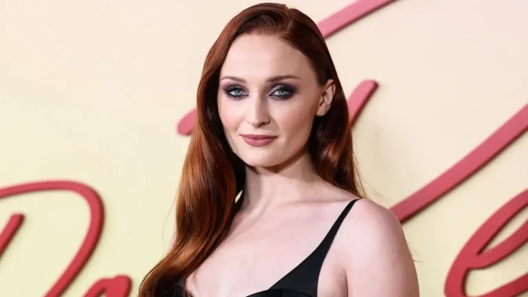 Sophie Turner: &ldquo;Lara Croft non sar&agrave; una sex bomb&rdquo; nella nuova serie Tomb Raider di Prime Video