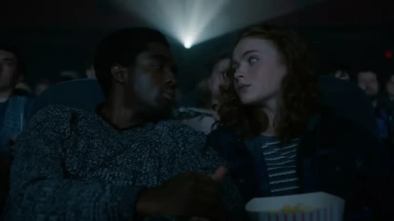 Stranger Things, i Duffer rivelano quale film guardano Max e Lucas nelle ultime scene della serie