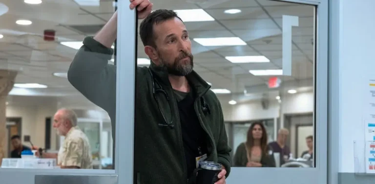 The Pitt 2&times;05 &ldquo;11:00 A.M.&rdquo;: il promo anticipa l&rsquo;episodio pi&ugrave; teso della stagione