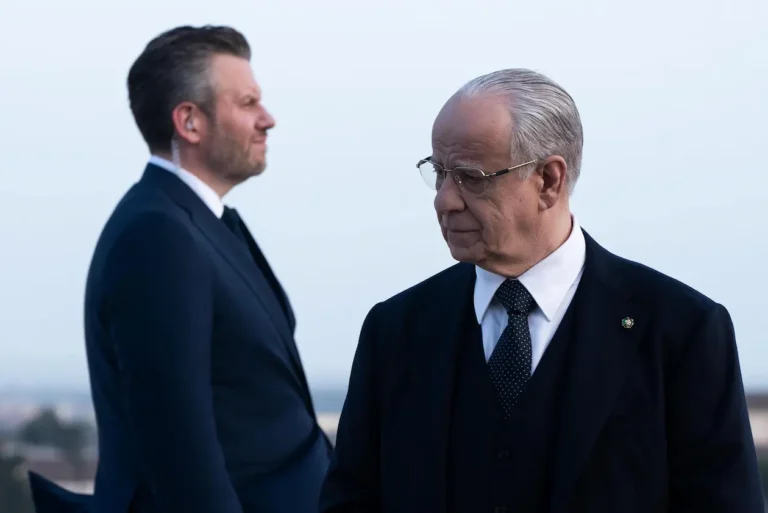 La Grazia, spiegazione del finale del film di Paolo Sorrentino: Mariano De Santis raggiunge la leggerezza La Grazia, spiegazione del finale del film di Paolo Sorrentino: Mariano De Santis raggiunge la leggerezza