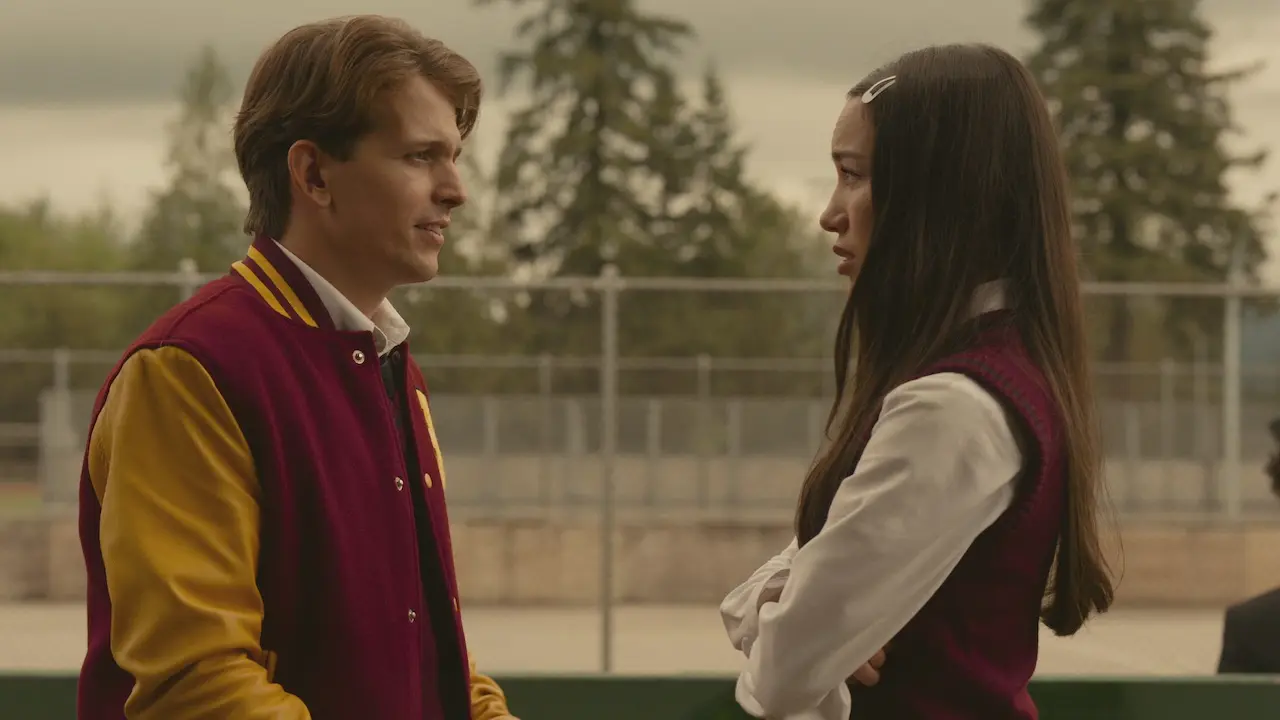 Aiden Howard e Jasmine Vega in Nessuno può scaricare mia figlia