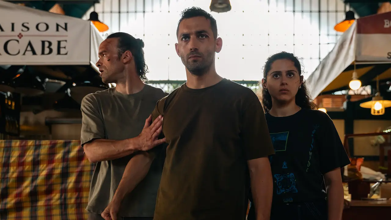 Alban Lenoir, Sonia Faidi e Dali Benssalah nel film Les Orphelins