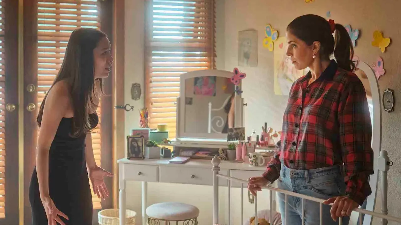 Jasmine Vega e Ana Ortiz in Nessuno può scaricare mia figlia