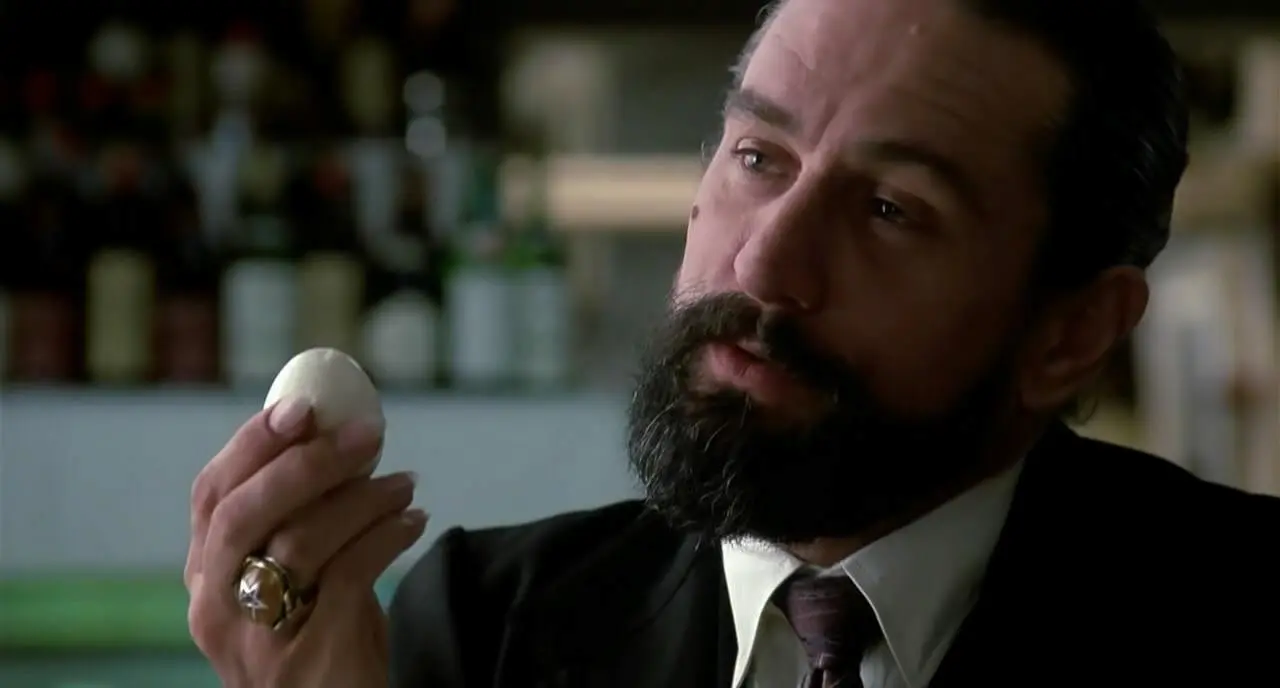 Robert De Niro in Angel Heart - Ascensore per l'inferno