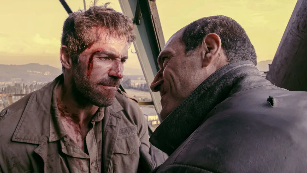 Scott Adkins e Marko Zaror nel film Diablo