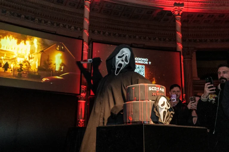 Scream 7: c&rsquo;&egrave; chi canta e chi urla