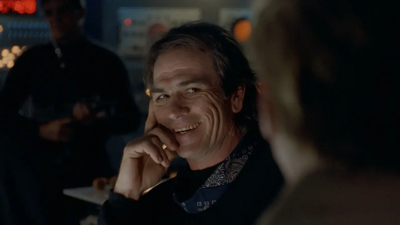 Tommy Lee Jones in Trappola in alto mare