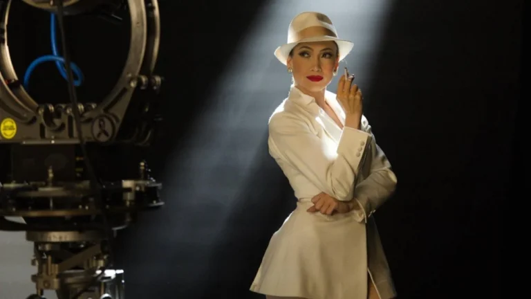 Il Bacio della donna ragno, il trailer del film con Jennifer Lopez Il Bacio della donna ragno, il trailer del film con Jennifer Lopez