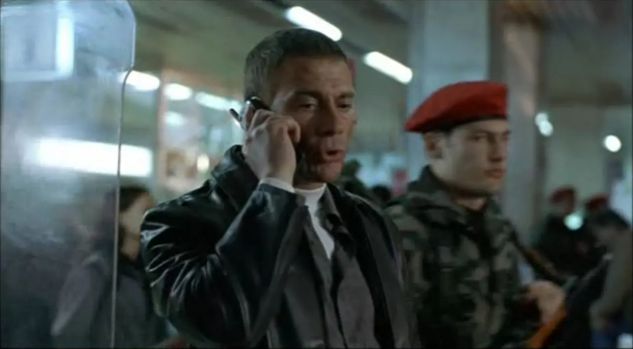 Jean-Claude Van Damme nel film Derailed - Punto d'impatto