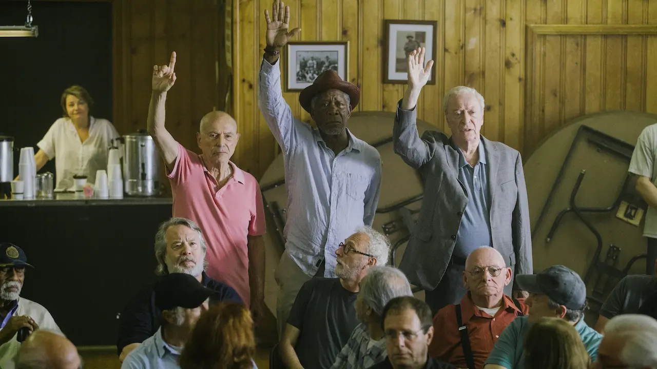 Morgan Freeman, Michael Caine e Alan Arkin nel film Insospettabili sospetti