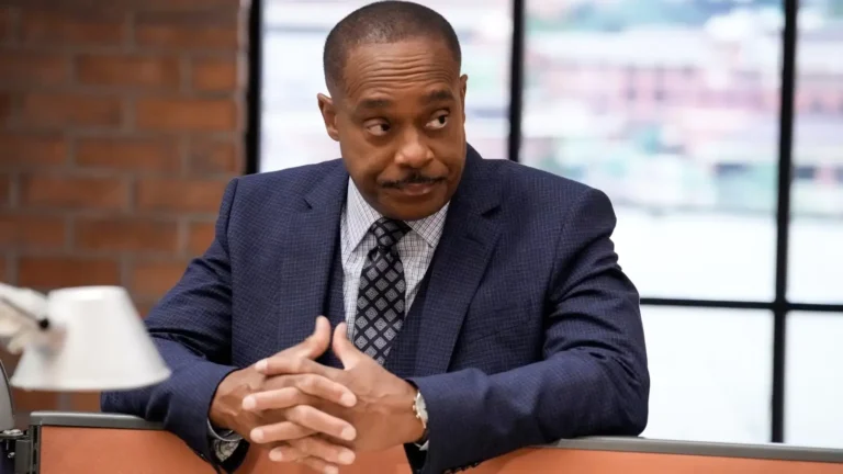 NCIS shock: l&rsquo;addio a Leon Vance nel 500&deg; episodio, parla la star dopo il colpo di scena