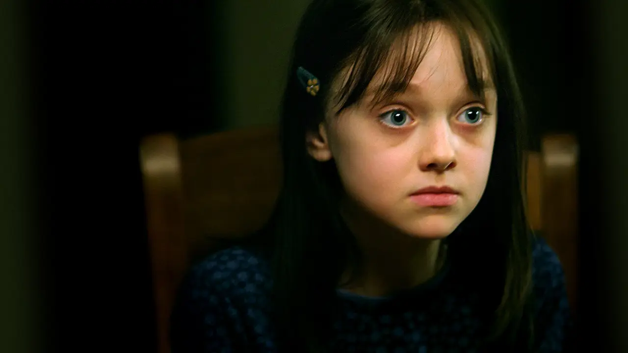 Dakota Fanning in Nascosto nel buio