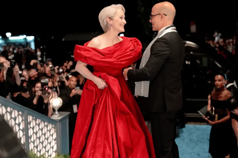 Simone Ashley e Caleb Hearon, nuovi assistenti di Miranda Priestly, raccontano il ritorno di Runway: Il Diavolo Veste Prada 2 arriva in sala