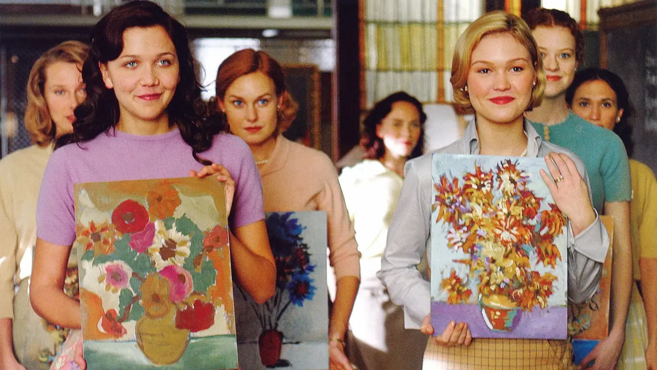 Maggie Gyllenhaal in Mona Lisa Smile