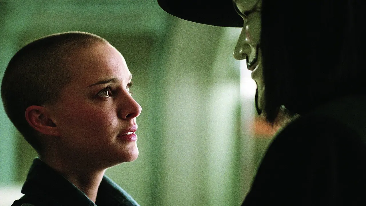 Natalie Portman e Hugo Weaving in V per vendetta