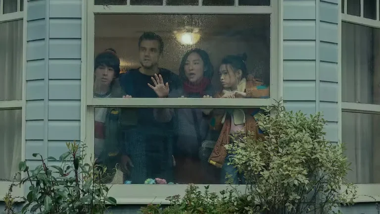 Greta Lee e Wagner Moura nelle prime immagini di The Last House