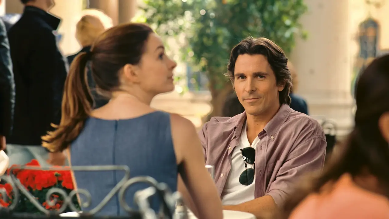 Anne Hathaway e Christian Bale in Il cavaliere oscuro - Il ritorno