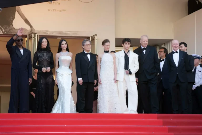 Cannes 79, red carpet: la serata d’apertura del Festival in onore di Peter Jackson Cannes 79, red carpet: la serata d’apertura del Festival in onore di Peter Jackson