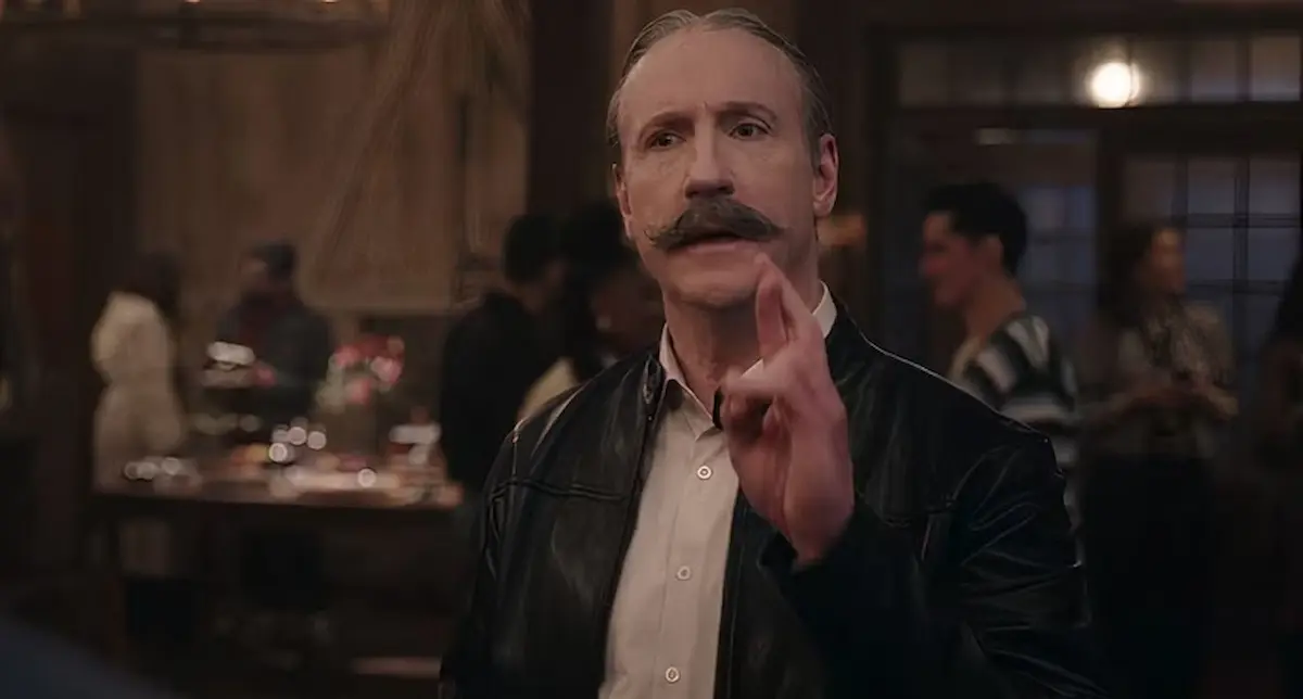 Elias in Ghosts - Stagione 4