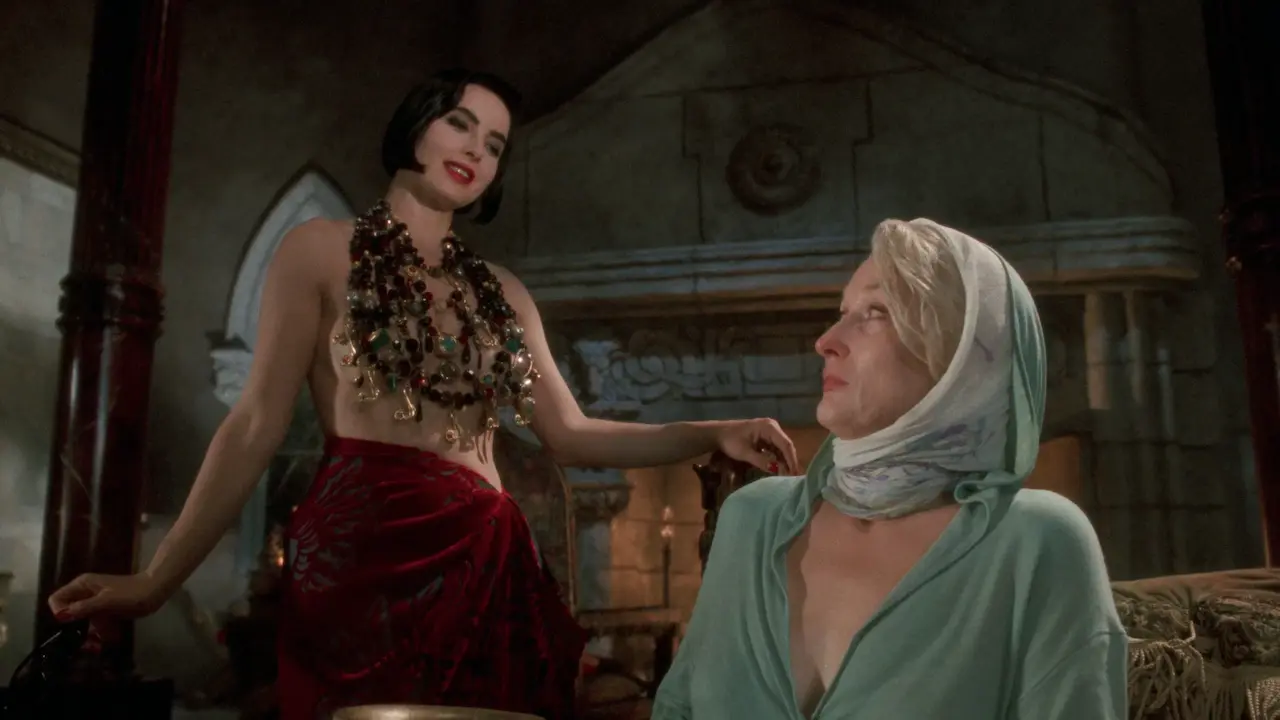 Isabella Rossellini e Meryl Streep in La morte ti fa bella