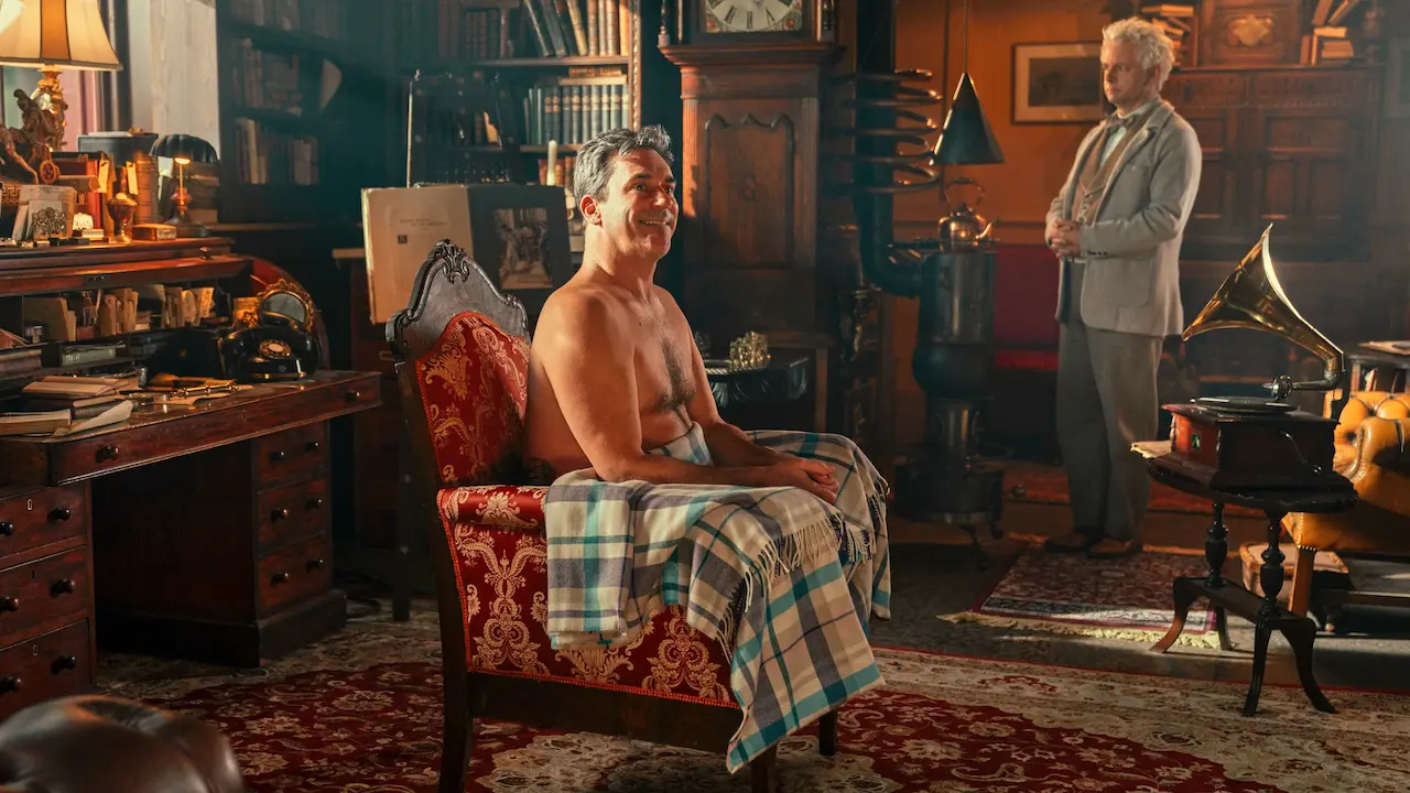 Jon Hamm e Michael Sheen in Good Omens - Stagione 2