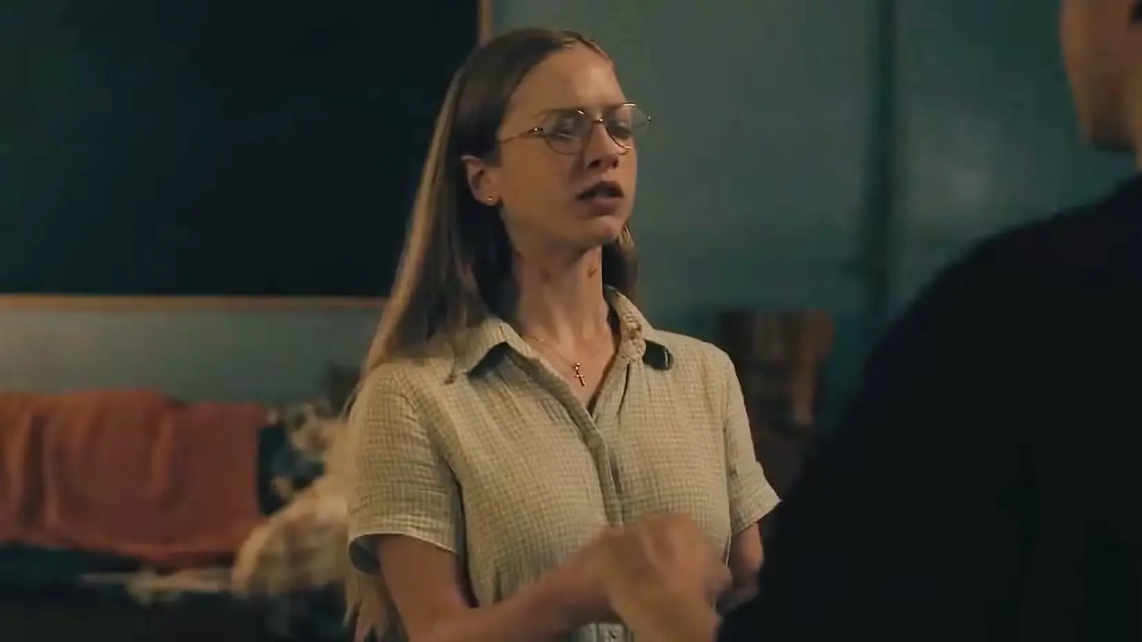 Julia Doyle come Sophia in From - stagione 4, episodio 3