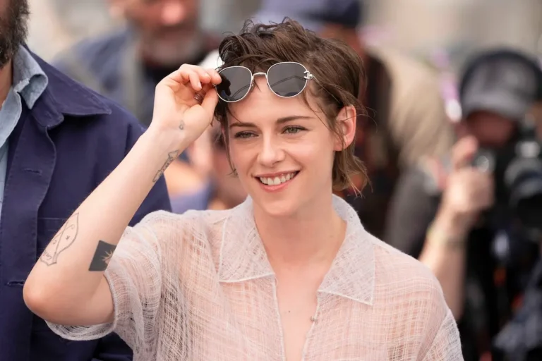 Kristen Stewart torna a Cannes 79 con Full Phil: photocall Kristen Stewart torna a Cannes 79 con Full Phil: photocall
