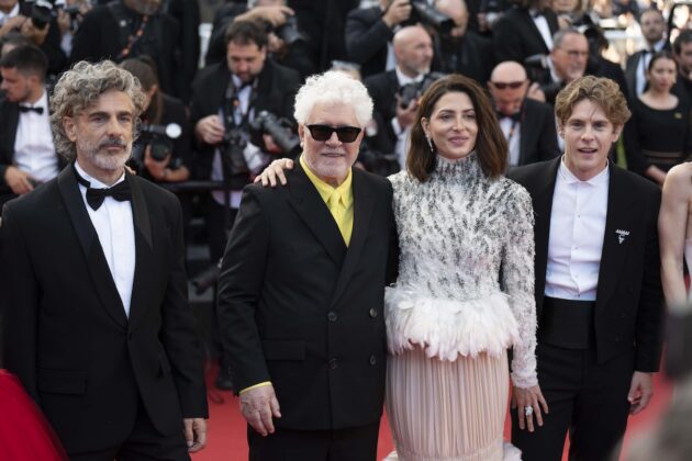 Leonardo Sbaraglia, Pedro Almodóvar, Bárbara Lennie, Patrick Criado al Festival di Cannes 2026