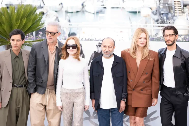 Cannes 79, photocall: Virginie Efira, Isabelle Huppert e Vincent Cassel