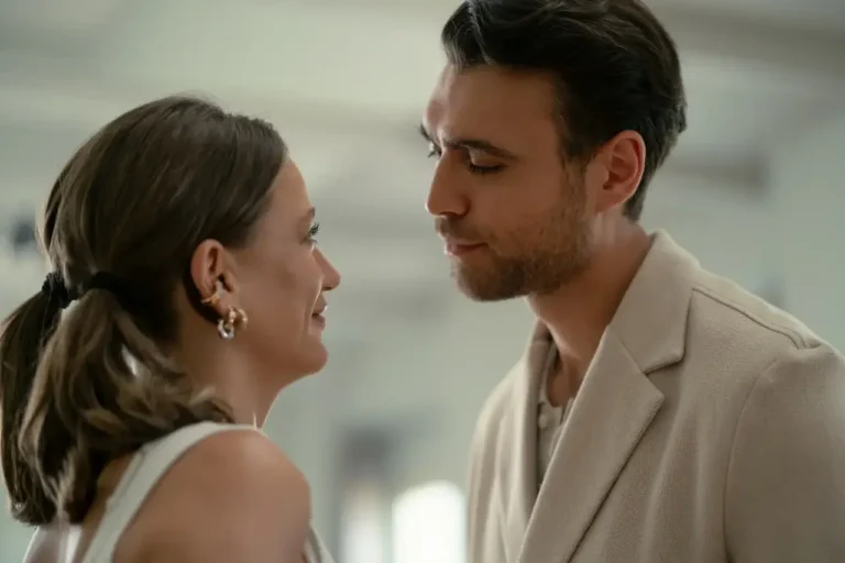 Thank You, Next – Stagione 2: la spiegazione del finale e cosa significa la scelta di Leyla contro Cem Thank You, Next – Stagione 2: la spiegazione del finale e cosa significa la scelta di Leyla contro Cem