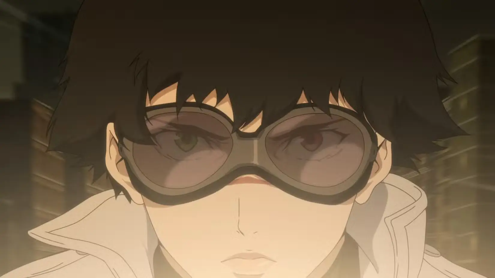 lady-wearing-motorcycle-goggles-in-devil-may-cry